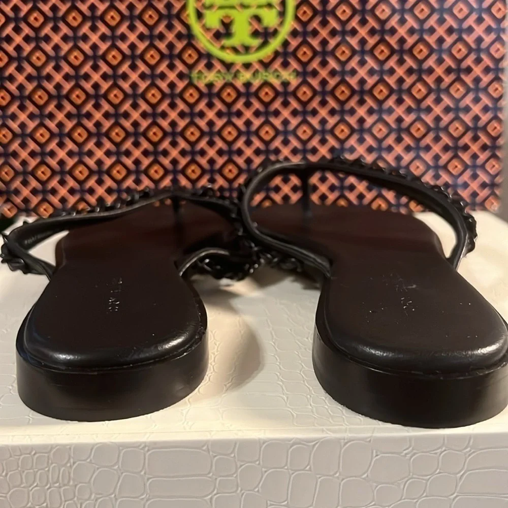 TORY BURCH New without Tags Everly Perfect Black Paris Nappa Chain Thong Sandal